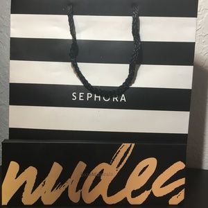 BRAND NEW- Bare Minerals Nudes eyeshadow Pallet